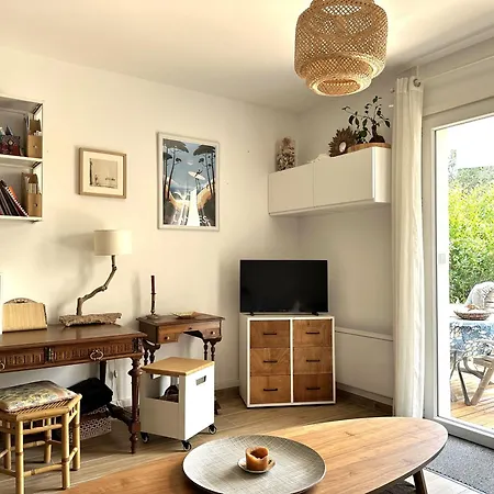 Le Cocon, Pour 2 Personnes A 5 Minutes De La De L'almanarre A Apartamento Hyères