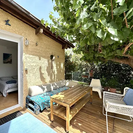 Le Cocon, Pour 2 Personnes A 5 Minutes De La De L'almanarre A Lejlighed *