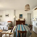Apartament Le Cocon, Pour 2 Personnes A 5 Minutes De La De L'almanarre A *
