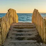 Le Cocon, Pour 2 Personnes A 5 Minutes De La De L'almanarre A Apartament