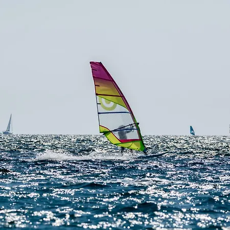 شقة Le Cocon, Pour 2 Personnes A 5 Minutes De La De L'almanarre A Hyères
